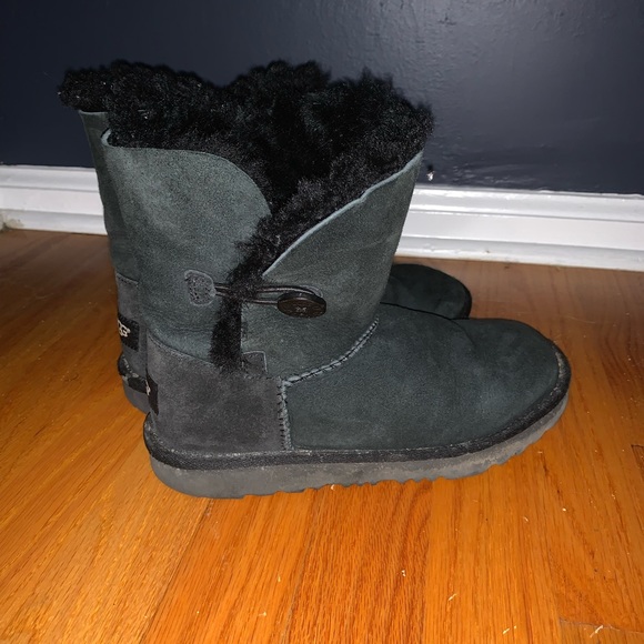black uggs - Picture 3 of 3